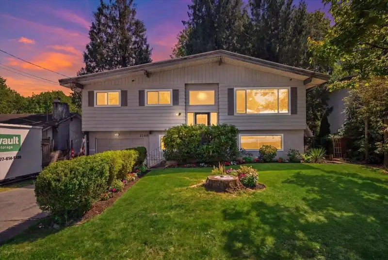 32410 DIAMOND AVENUE - photo 1 of 40