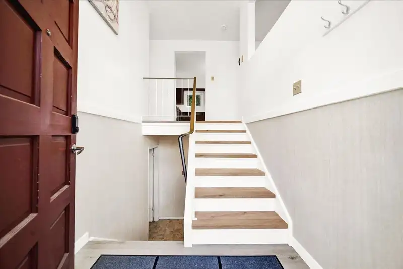 32410 DIAMOND AVENUE - photo 3 of 40