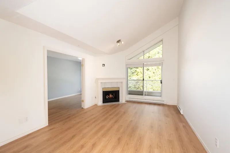 311 15272 20 AVENUE - photo 3 of 15