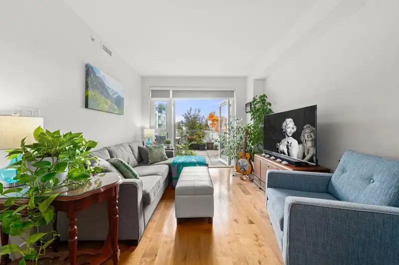 205 4083 CAMBIE STREET - photo 3 of 22