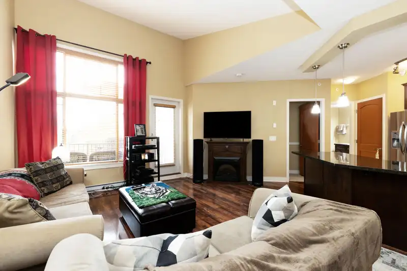 404 11887 BURNETT STREET - photo 4 of 21