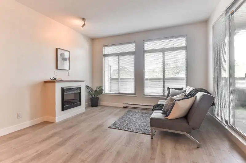 220 15380 102A AVENUE - photo 2 of 20
