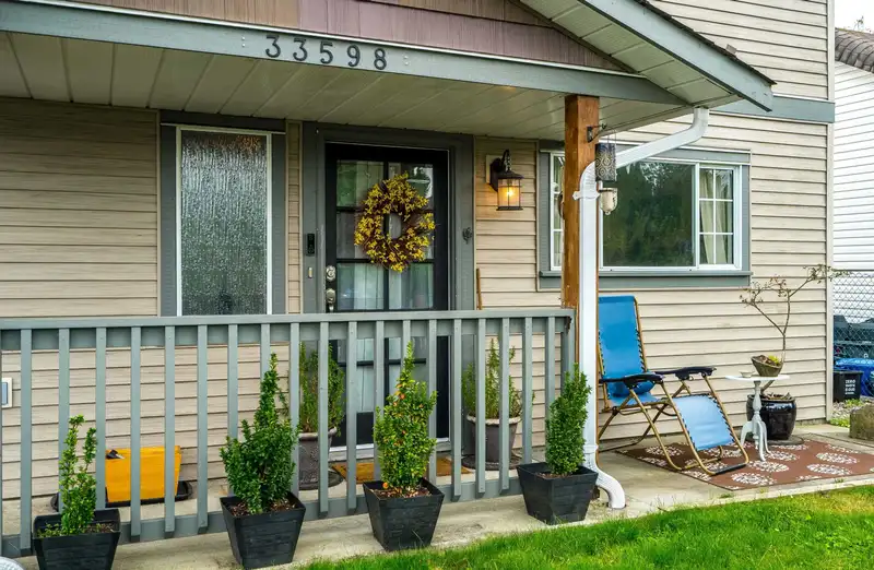 33598 8 AVENUE - photo 1 of 40