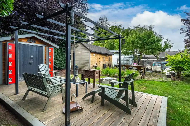 33598 8 AVENUE - photo 3 of 40
