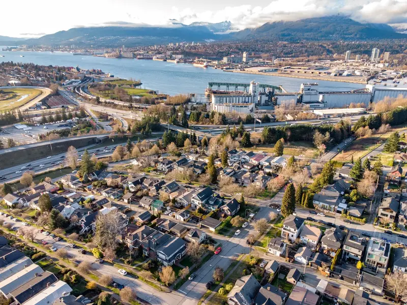 3494 OXFORD STREET - photo 1 of 25