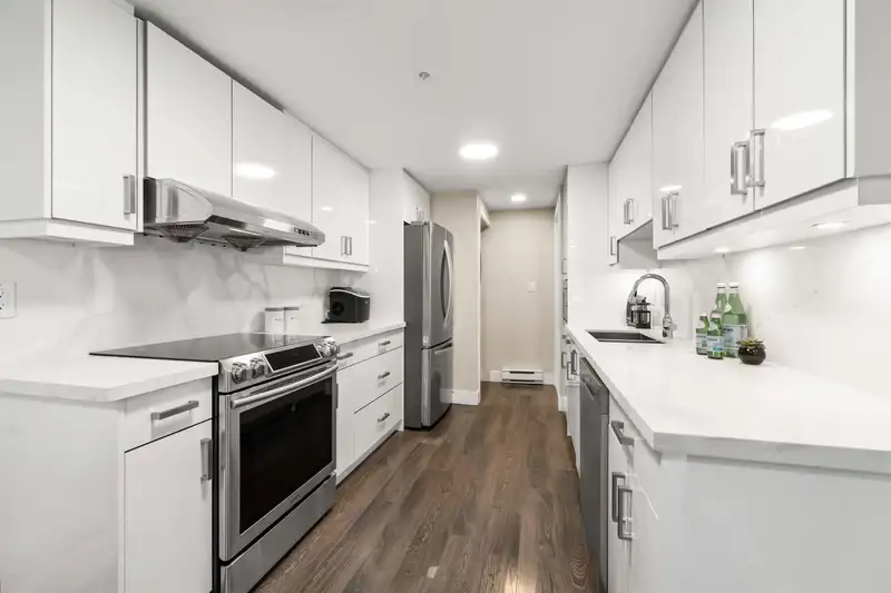 5633 SENLAC STREET - photo 2 of 23