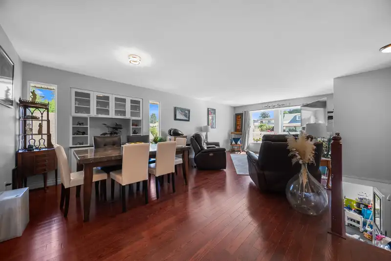 7517 MURRAY STREET - photo 4 of 40
