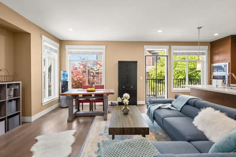 10 15977 26 AVENUE - photo 4 of 38