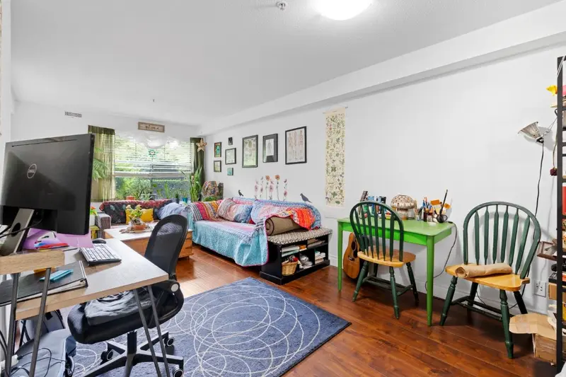 108 20561 113 AVENUE - photo 2 of 23