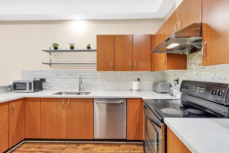 184 12040 68 AVENUE - photo 4 of 14