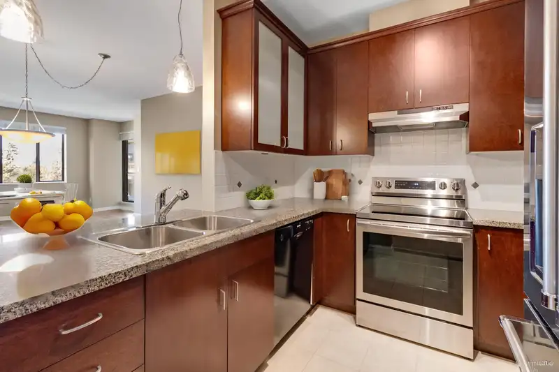 604 1551 FOSTER STREET - photo 4 of 30
