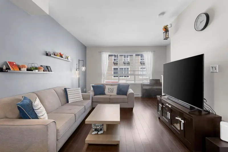 100 19505 68A AVENUE - photo 4 of 25