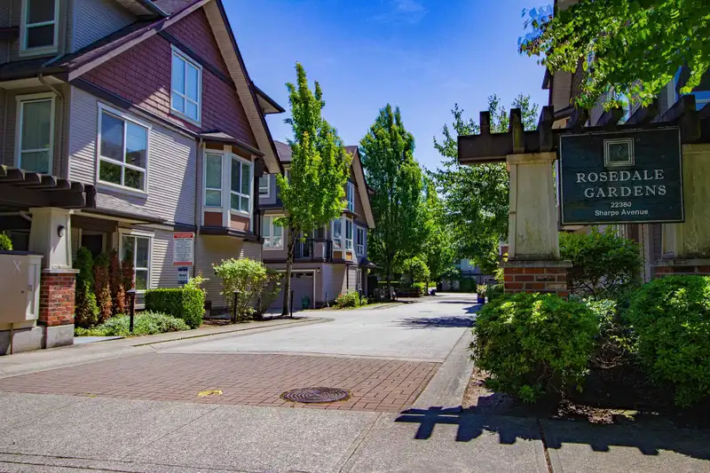 22 22380 SHARPE AVENUE - photo 1 of 14