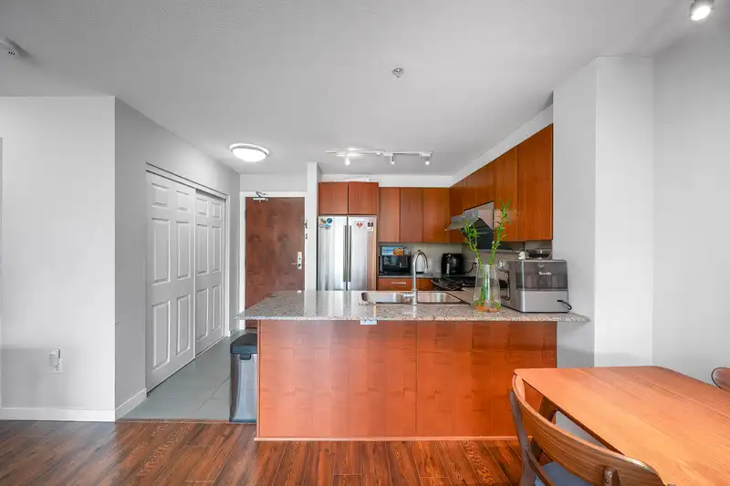 214 5885 IRMIN STREET - photo 3 of 23