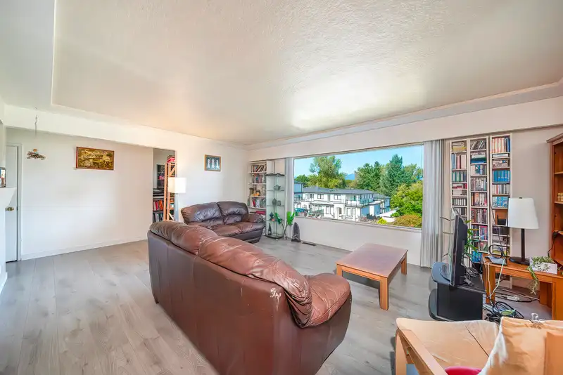5130 BUXTON STREET - photo 4 of 27
