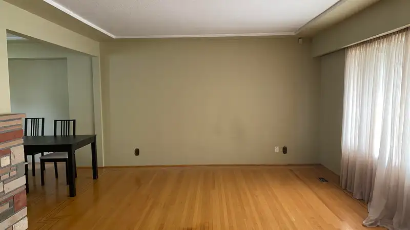 609 MADORE AVENUE - photo 4 of 9