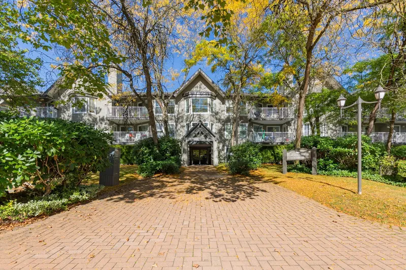 318 15110 108 AVENUE - photo 1 of 25