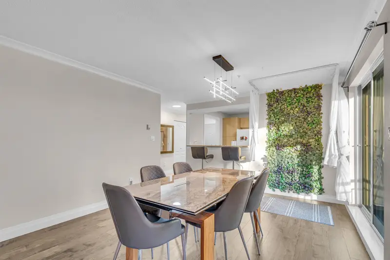 210 15220 GUILDFORD DRIVE - photo 3 of 25