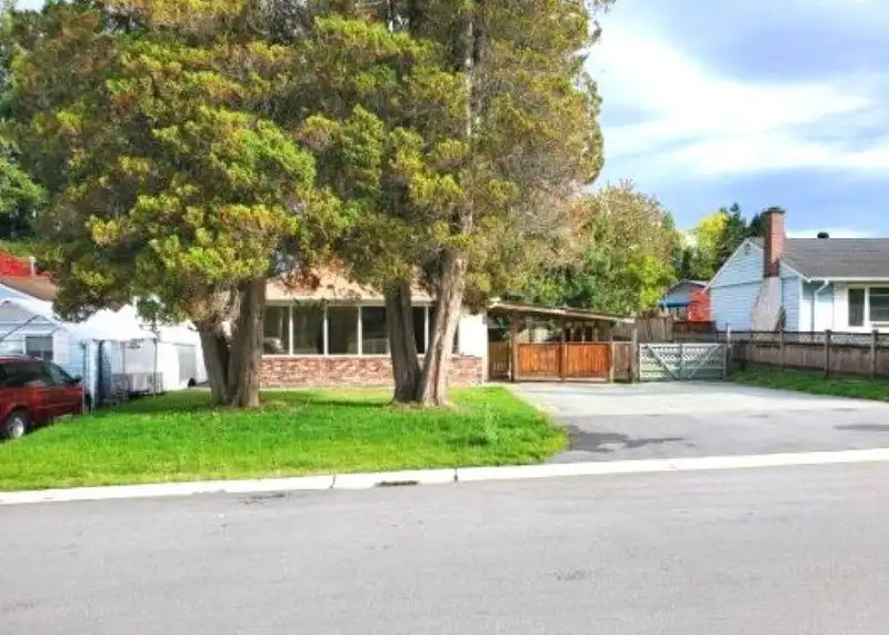 11044 ORIOLE DRIVE - photo 1 of 12