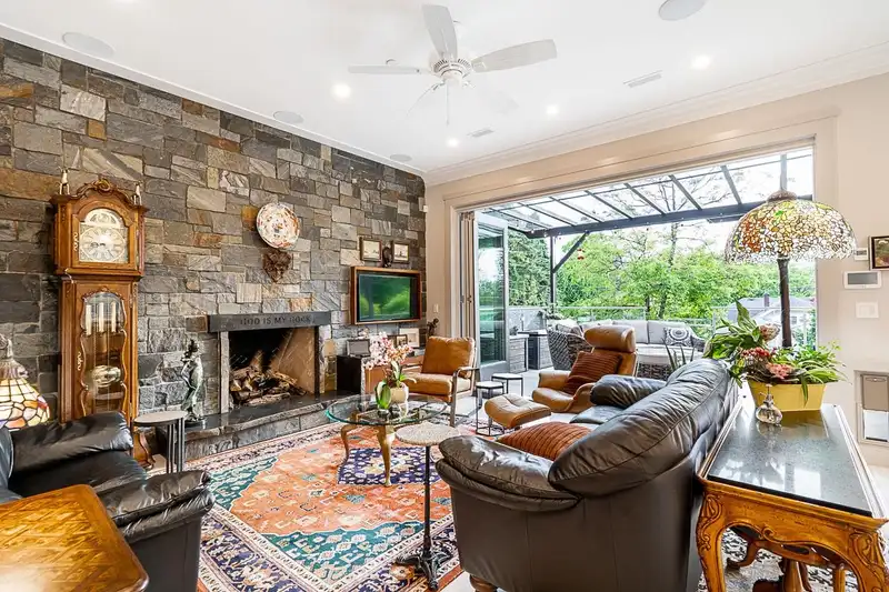 4765 MARGUERITE STREET - photo 4 of 39