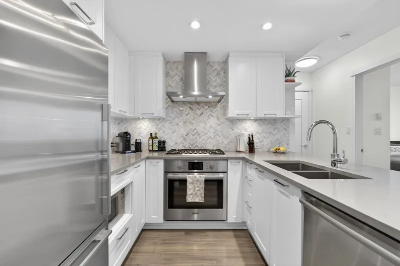 2101 520 COMO LAKE AVENUE - photo 2 of 25