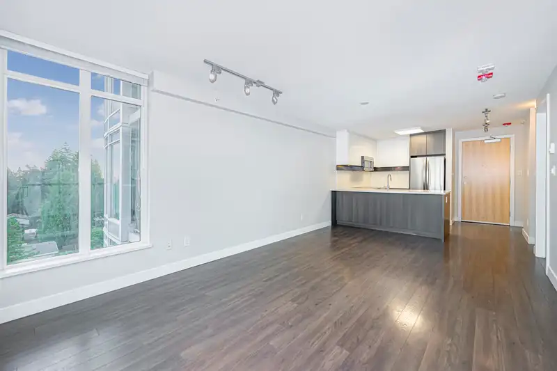 801 958 RIDGEWAY AVENUE - photo 4 of 28