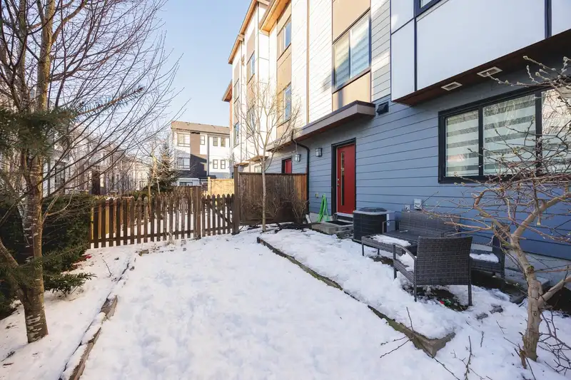 4 16355 23RD AVENUE - photo 3 of 36