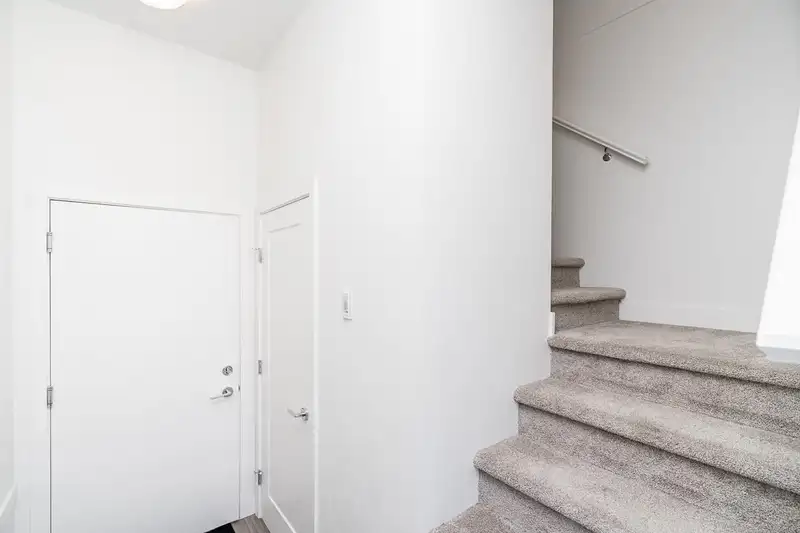 8 7218 188 STREET - photo 2 of 38