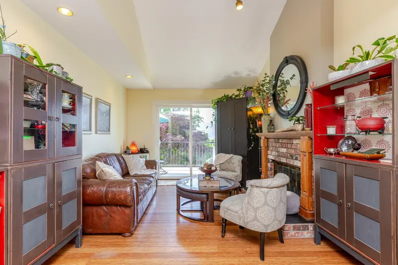 35210 ROCKWELL DRIVE - photo 4 of 25