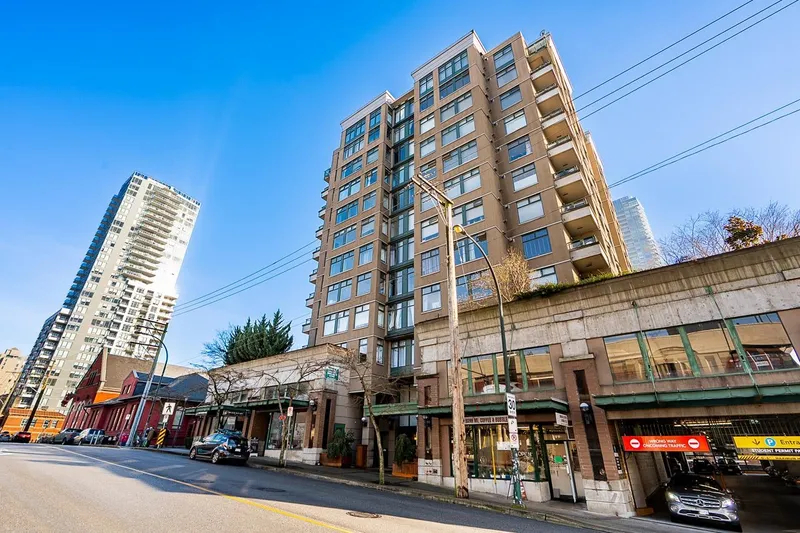 707 720 CARNARVON STREET - photo 3 of 23