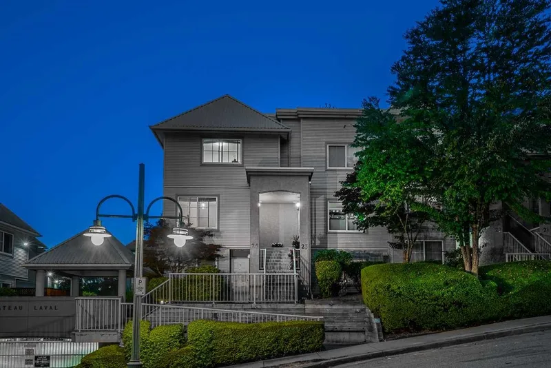 24 270 CASEY STREET - photo 1 of 25