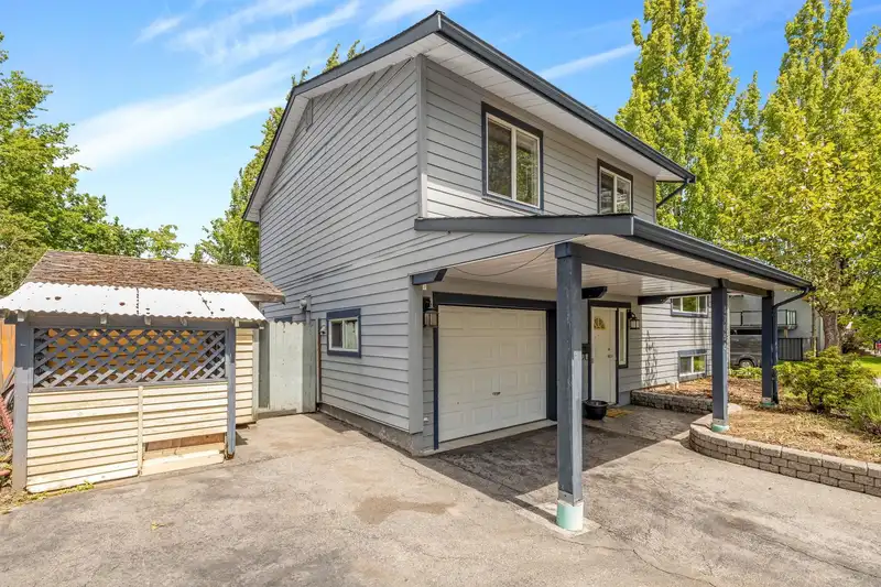 17093 61A AVENUE - photo 3 of 30