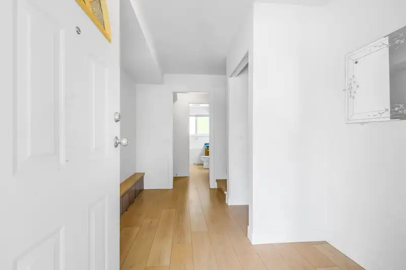 17093 61A AVENUE - photo 4 of 30