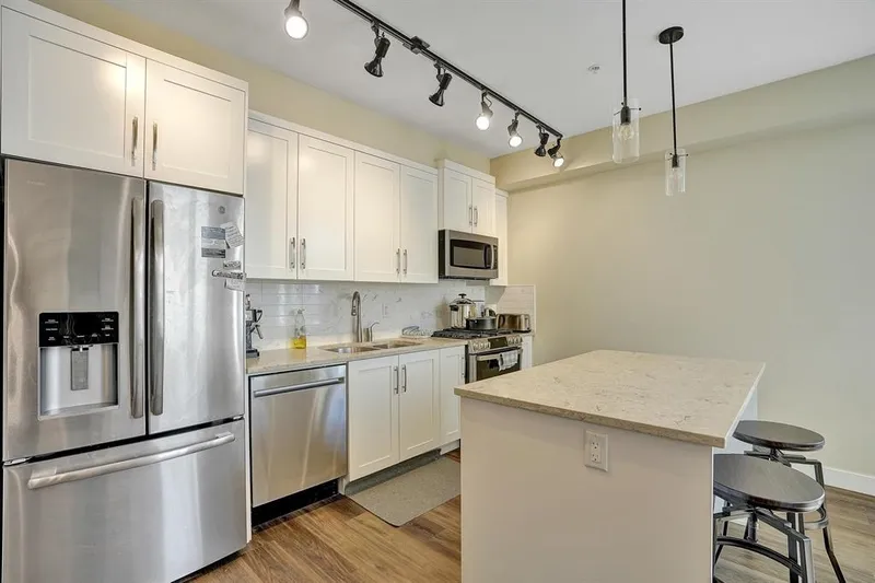 603 11077 RAVINE ROAD - photo 4 of 25