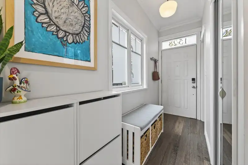 1528 E PENDER STREET - photo 2 of 40