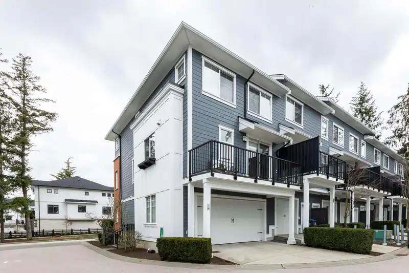 66 16458 23A AVENUE - photo 2 of 40