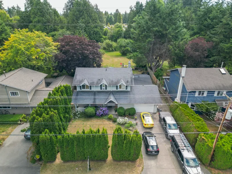 1438 53A STREET - photo 4 of 14