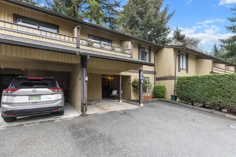 17 2998 MOUAT DRIVE - photo 2 of 34