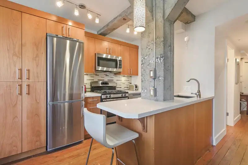 512 1216 HOMER STREET - photo 2 of 32