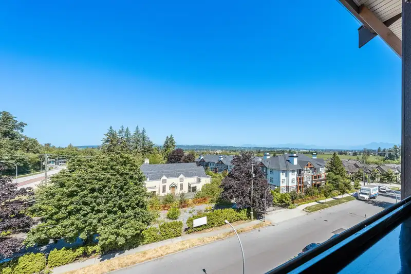 515 14588 MCDOUGALL DRIVE - photo 3 of 15