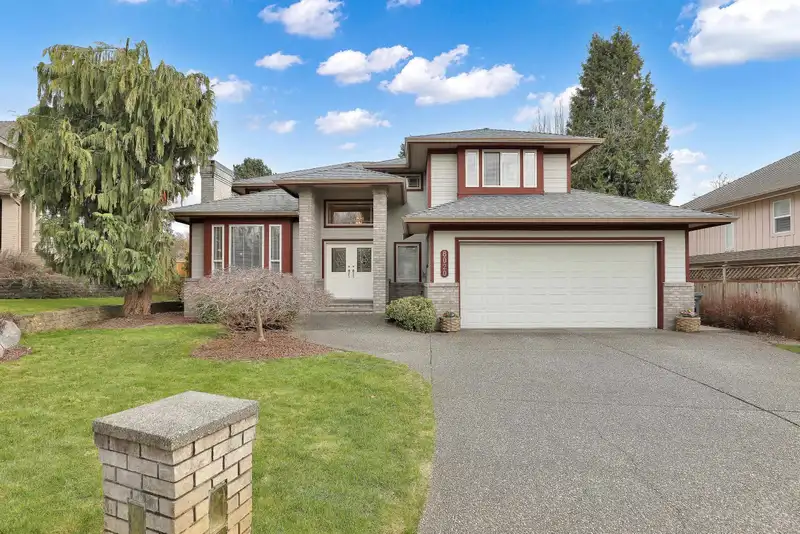 8020 KESTREL COURT - photo 1 of 36