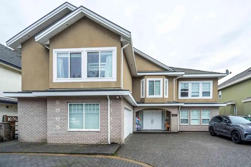 13027 68 AVENUE - photo 2 of 36