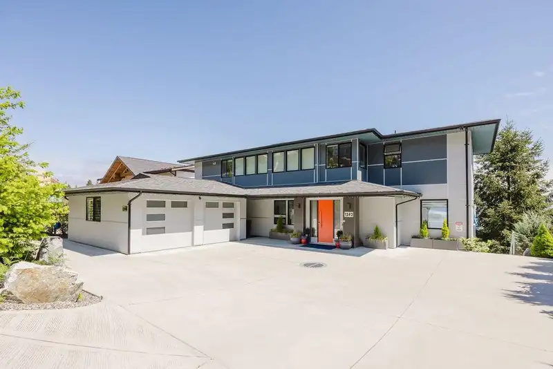 1242 ST ANDREWS ROAD - photo 2 of 40