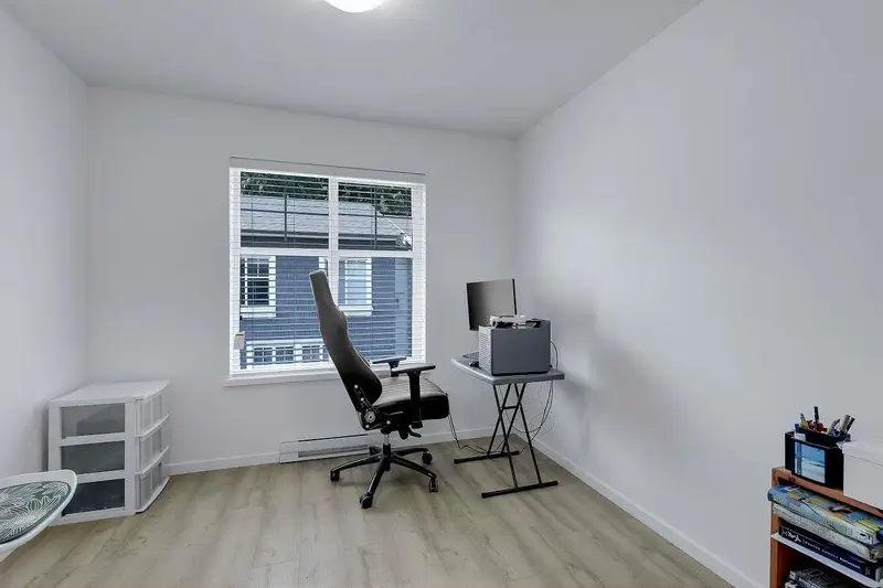 8 10433 158 STREET - photo 3 of 25