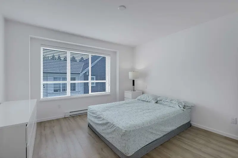 8 10433 158 STREET - photo 4 of 25