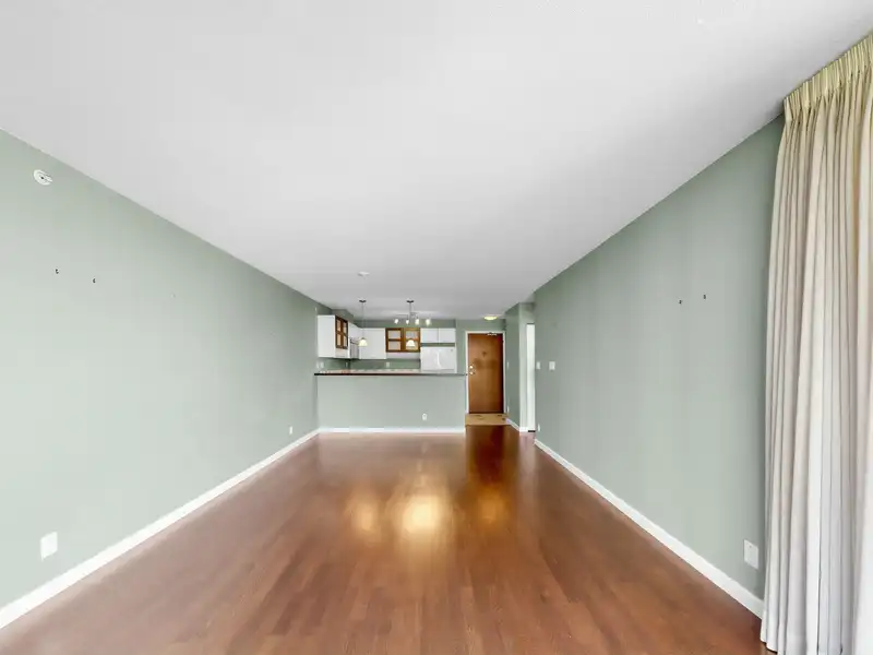 824 7831 WESTMINSTER HIGHWAY - photo 3 of 33