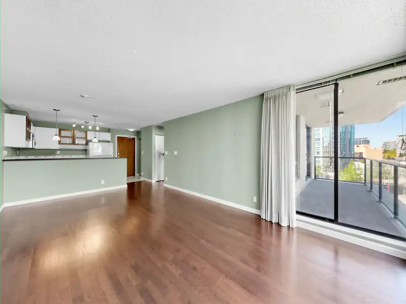 824 7831 WESTMINSTER HIGHWAY - photo 4 of 33