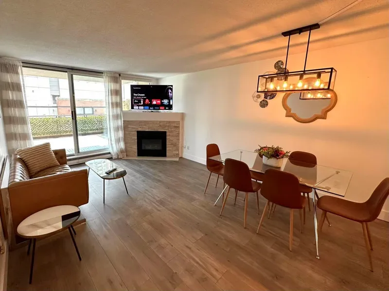 311 555 ABBOTT STREET - photo 2 of 11