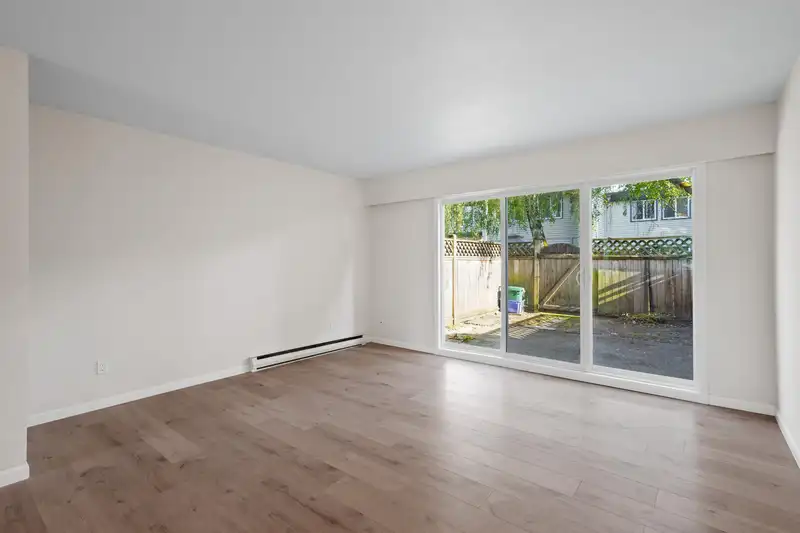 36 4955 57 STREET - photo 3 of 39