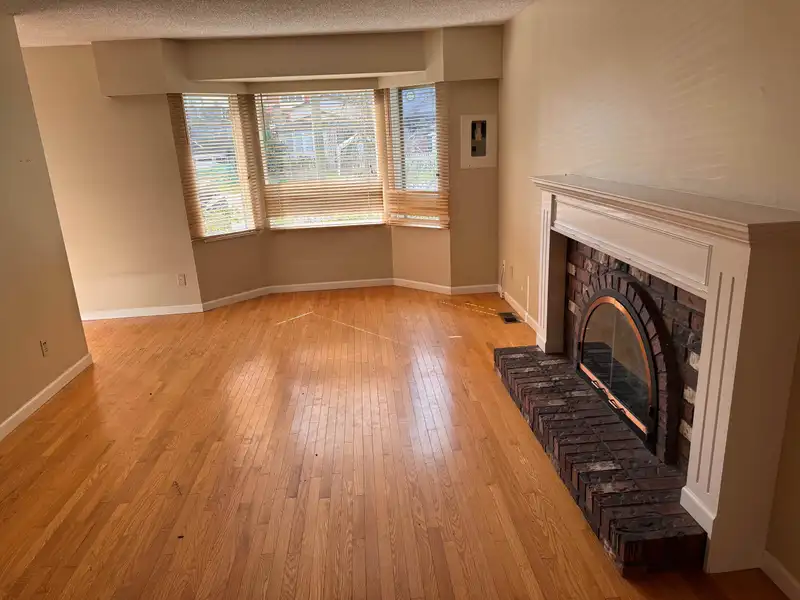 3491 BROADWAY STREET - photo 4 of 23